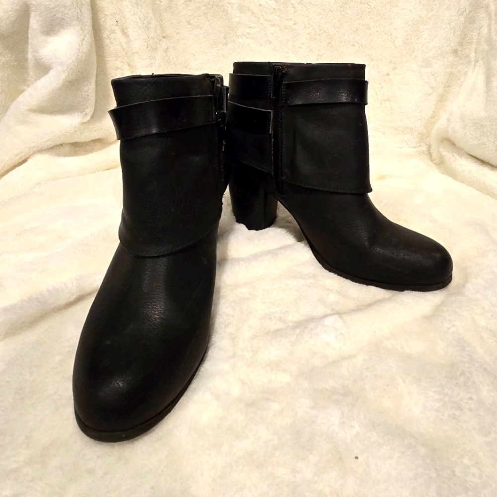 Black Madden girl ankle booties in womens size 10